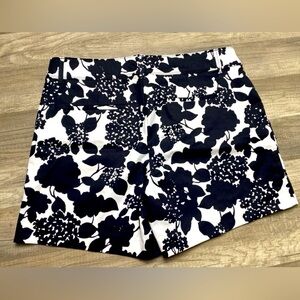 The Limited Women Tailored Short Flat Front Stretch Black White Floral Sz 12
